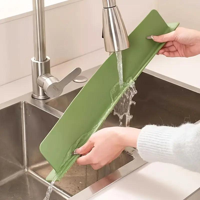✨ Kitchen Sink Splash Guard – 💧 Waterproof Splashback for Mess-Free Dish Washing